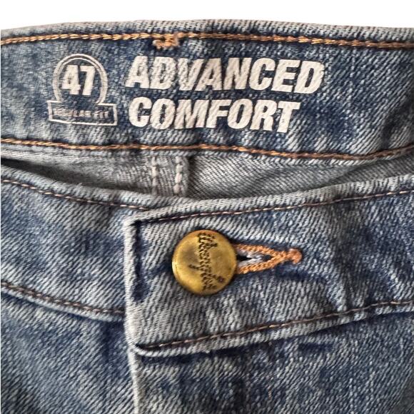 Vintage Wrangler Advanced Comfort Regular Fit Bootcut Jeans in a size 36x30 - Picture 2 of 10
